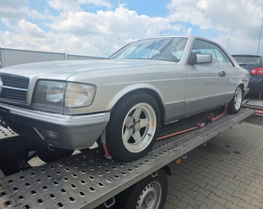 Львівські митники зупинили ввезення колекційного Mercedes під виглядом гуманітарної допомоги для Нацгвардії