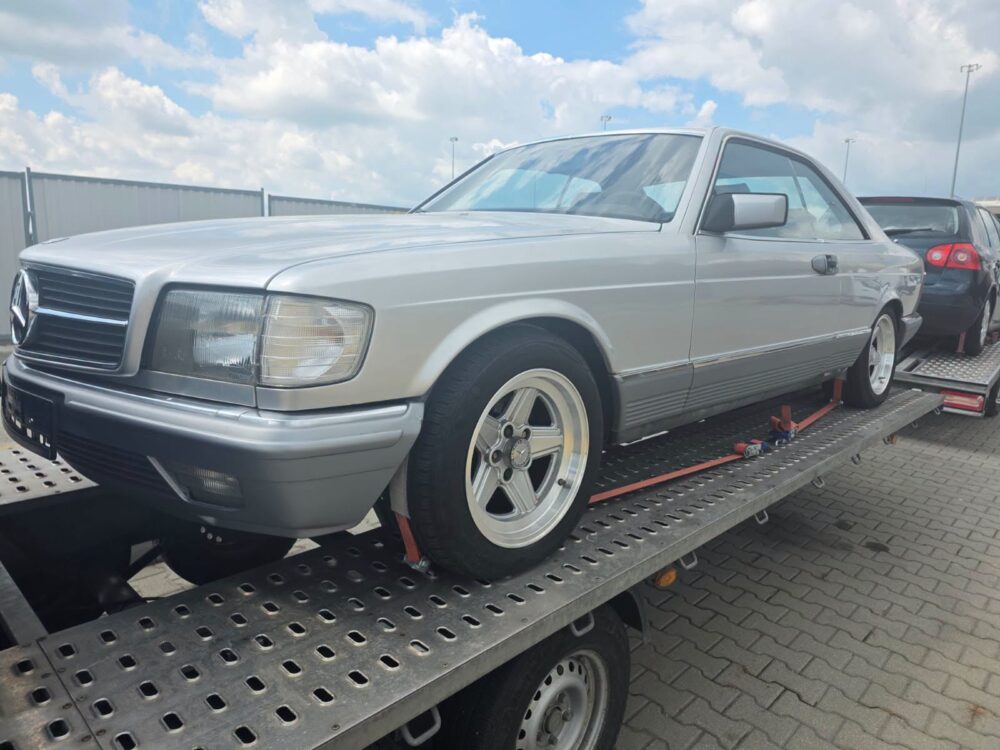 Львівські митники зупинили ввезення колекційного Mercedes під виглядом гуманітарної допомоги для Нацгвардії