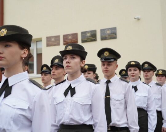Цьогоріч вперше у Ліцеї імені Героїв Крут завершили навчання дівчата (фото)
