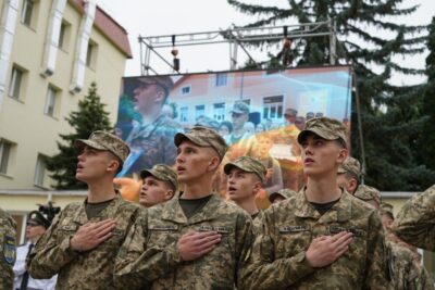 Цьогоріч вперше у Ліцеї імені Героїв Крут завершили навчання дівчата (фото)