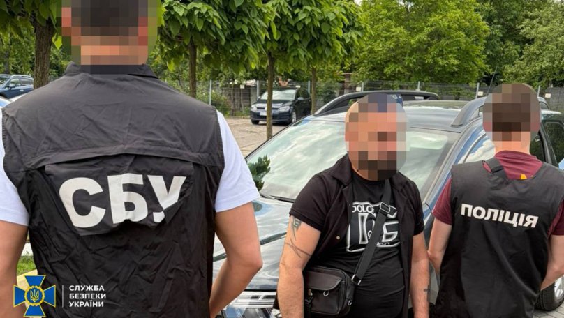 У Львові викрили іноземця, який за 12 тис. доларів обіцяв вивезти ухилянта за кордон під виглядом музиканта