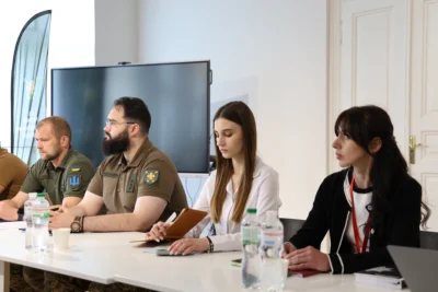 Зустріч із родинами військовослужбовців 116 ОМБр: у Львівській ОВА обговорили пошук зниклих безвісти та підтримку сімей (фото)