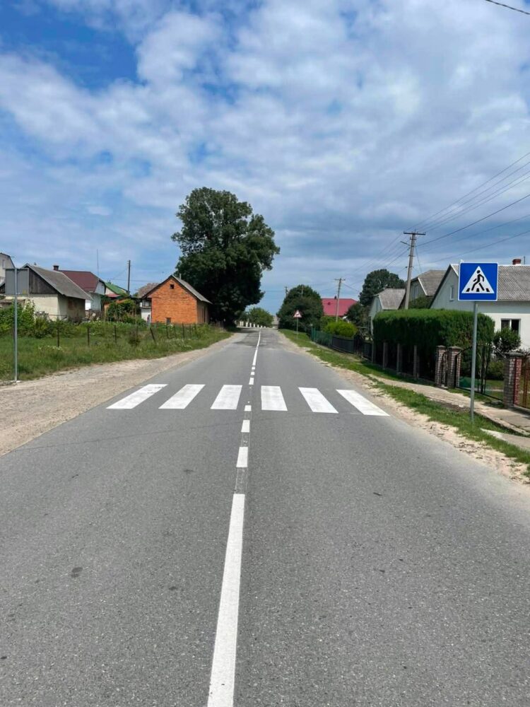 На дорогах Львівщини оновили понад 230 км розмітки та встановили майже 700 дорожніх знаків