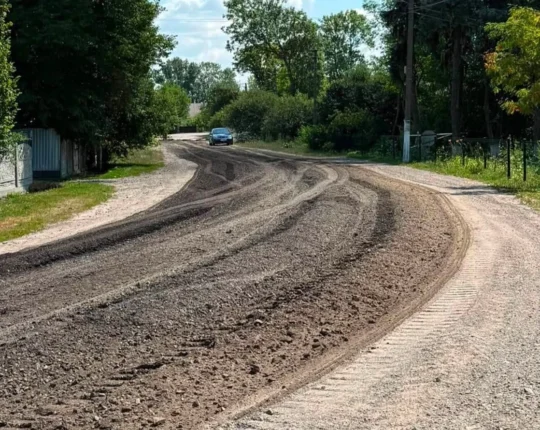 У селі Бортків на Львівщині ремонтують дорогу