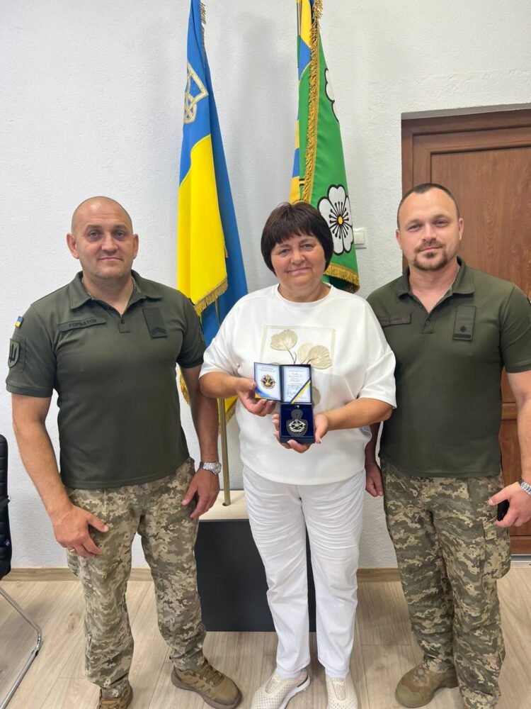 Шегинівська громада отримала почесну відзнаку від військової частини А3817