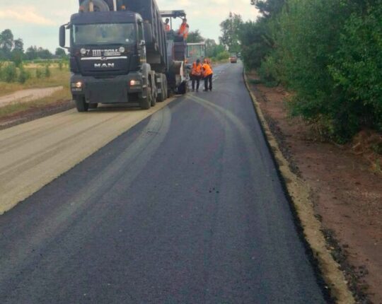 На Львівщині відновили 1,6 км дороги між Грядкою та Городжевом (фото)