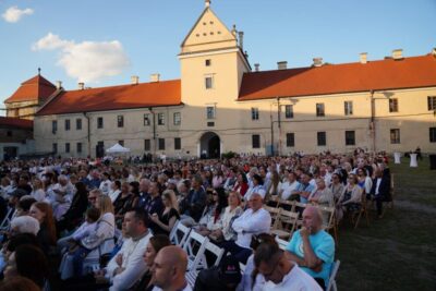 «Коли цвіте папороть» у Жовківському замку: у місті започаткували міжнародний оперний фестиваль (фото, відео)