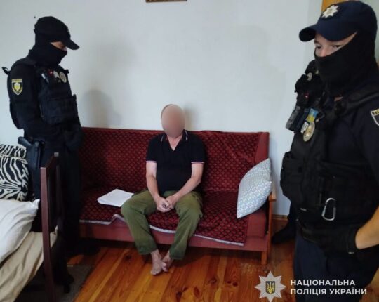 На Львівщині 53-річний чоловік систематично ґвалтував прийомну доньку