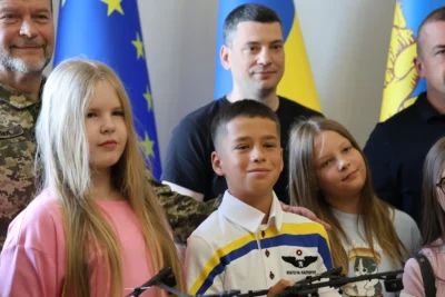 Восьмеро дітей із Малечковичів передали 42 тисячі гривень на дрони 103-й бригаді