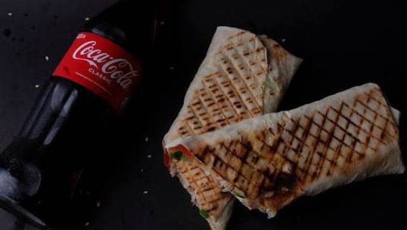 У Львові жінку оштрафували на 10 тис. грн за крадіжку шаурми і Coca-Cola