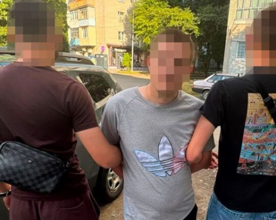 У Львові затримали грабіжника, який відібрав золотий кулон у 58-річної жінки