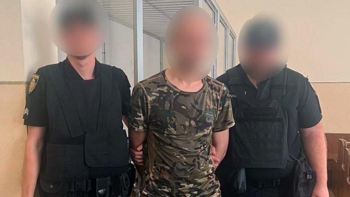 У Львові чоловіка підозрюють у пограбуванні магазину на понад 2700 гривень