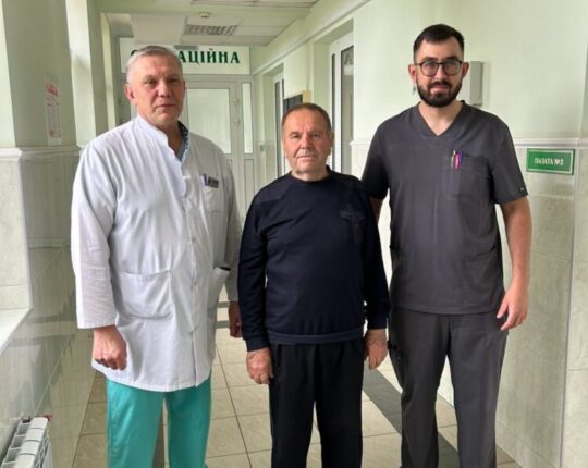 У Львові прооперували 77-річного чоловіка з рідкісним поєднанням чотирьох грижових дефектів