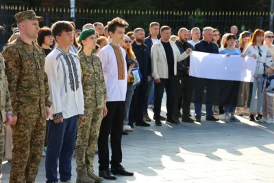 У Львові підняли Прапор Надії на підтримку військовополонених та зниклих безвісти (фото)