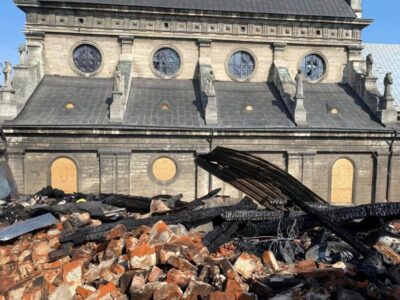 У Львові відновлять вітражі храму святого Андрія та та його дзвіниці, які постраждали від російського обстрілу (фото)