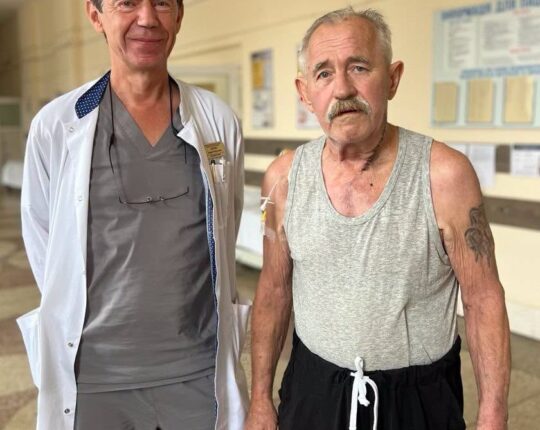 Львівські лікарі провели 69-річному чоловіку три операції через ризик інсульту, інфаркту та розриву аорти