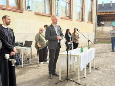 У школах Жовківської громади відкрили дев’ять меморіальних таблиць на честь полеглих захисників (фото)