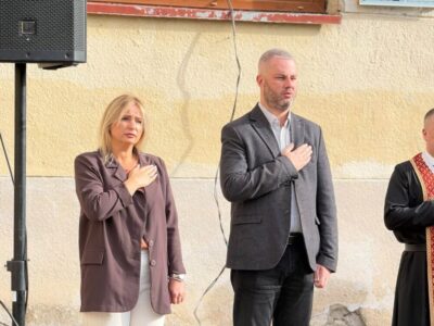 У школах Жовківської громади відкрили дев’ять меморіальних таблиць на честь полеглих захисників (фото)