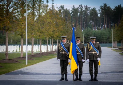 На Національному військовому меморіальному кладовищі поховали 14 невідомих Захисників України