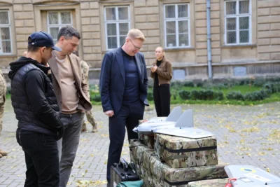 Львівська ОВА разом із волонтерами передала нові безпілотники для окремого зенітно-кулеметного батальйону (фото)