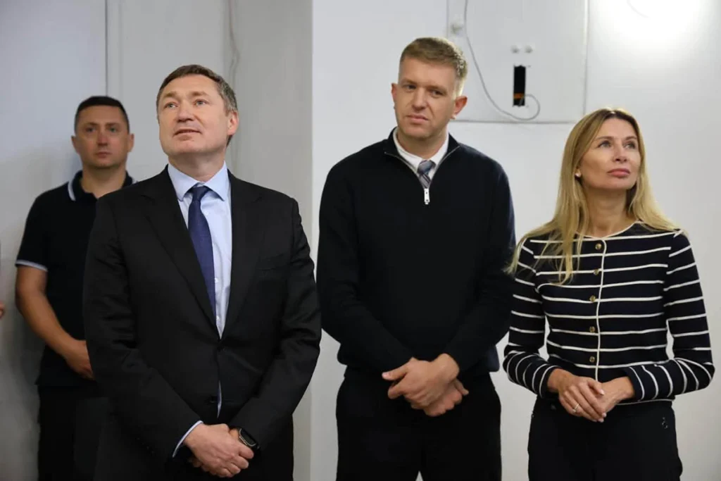 Університетська лікарня ЛНМУ імені Короля Данила отримала сучасне ендоскопічне обладнання від британських благодійників (фото)