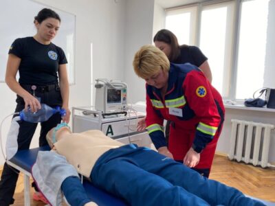 Медики обласного центру екстреної медичної допомоги склали незалежний іспит з медицини невідкладних станів (фото)