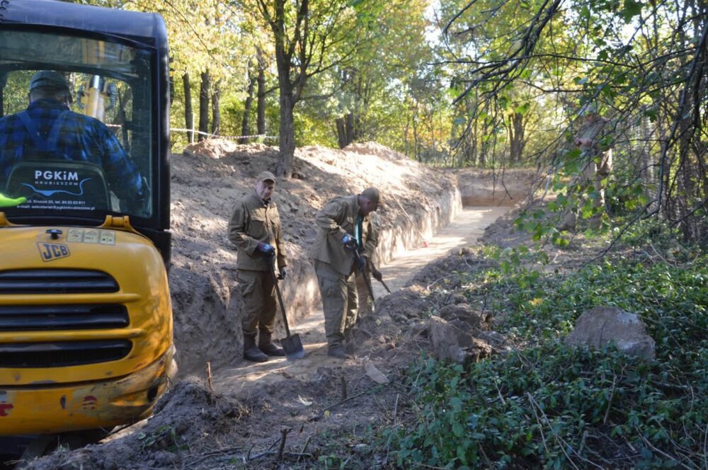 У Польщі знайшли близько 30 останків українців, убитих у березні 1944 року (фото)