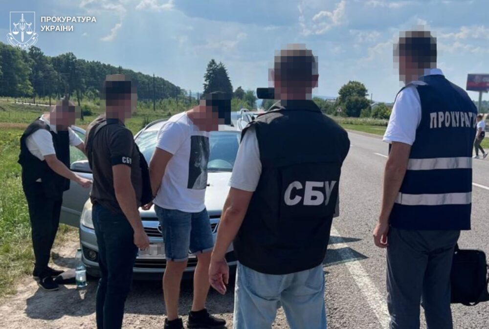На Львівщині судитимуть чоловіка, який за 11 тисяч євро організував втечу військовозобов’язаного до Румунії